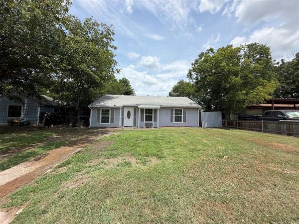 714 SW Dallas Street, Grand Prairie, TX 75051