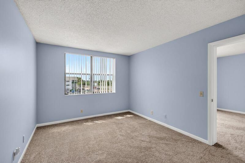 724 Executive Center Drive, Unit 31, West Palm Beach, FL 33401 Photo
