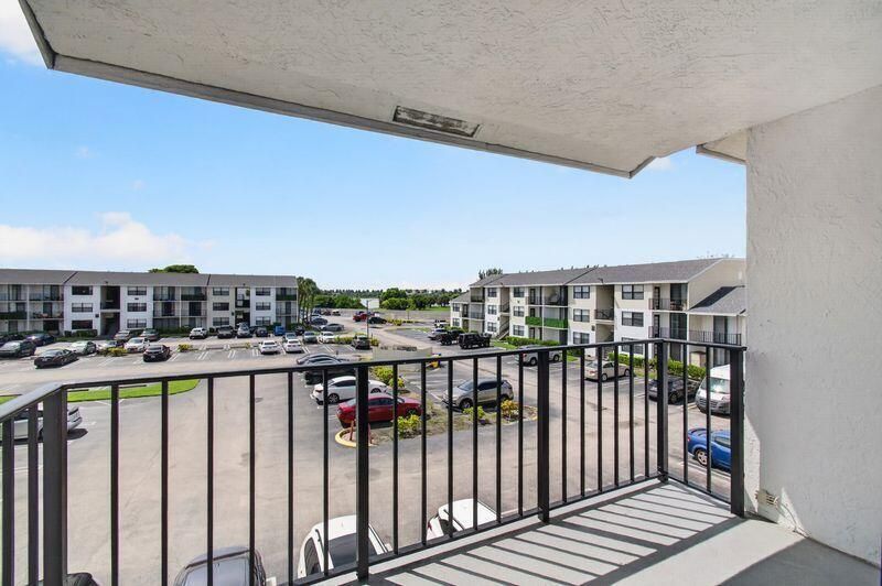 724 Executive Center Drive, Unit 31, West Palm Beach, FL 33401 Photo