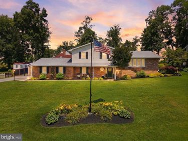 2329 FAIRWAY DRIVE, YORK, PA 17408