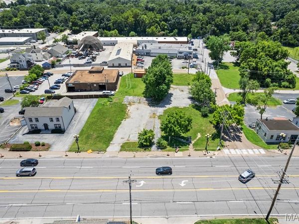 14356 Manchester Road , Manchester, MO 63011