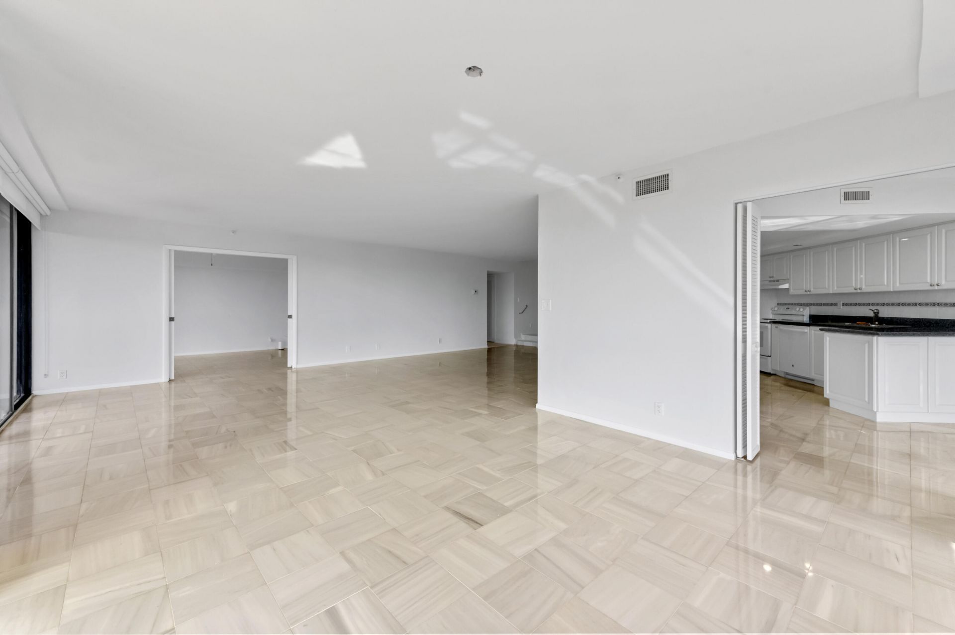1900 Consulate Place, Unit 1004, West Palm Beach, FL 33401 Photo
