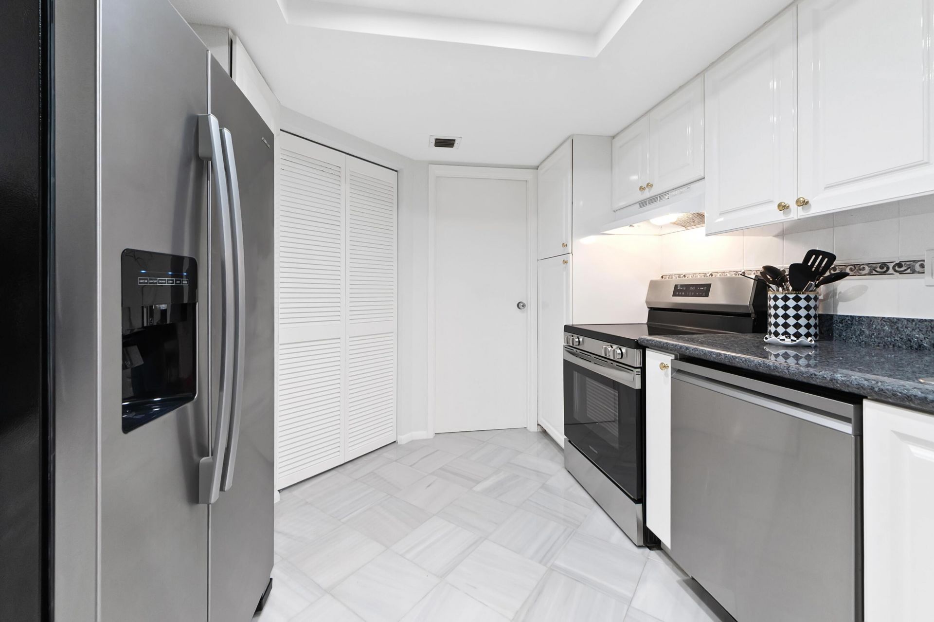 1900 Consulate Place, Unit 1004, West Palm Beach, FL 33401 Photo