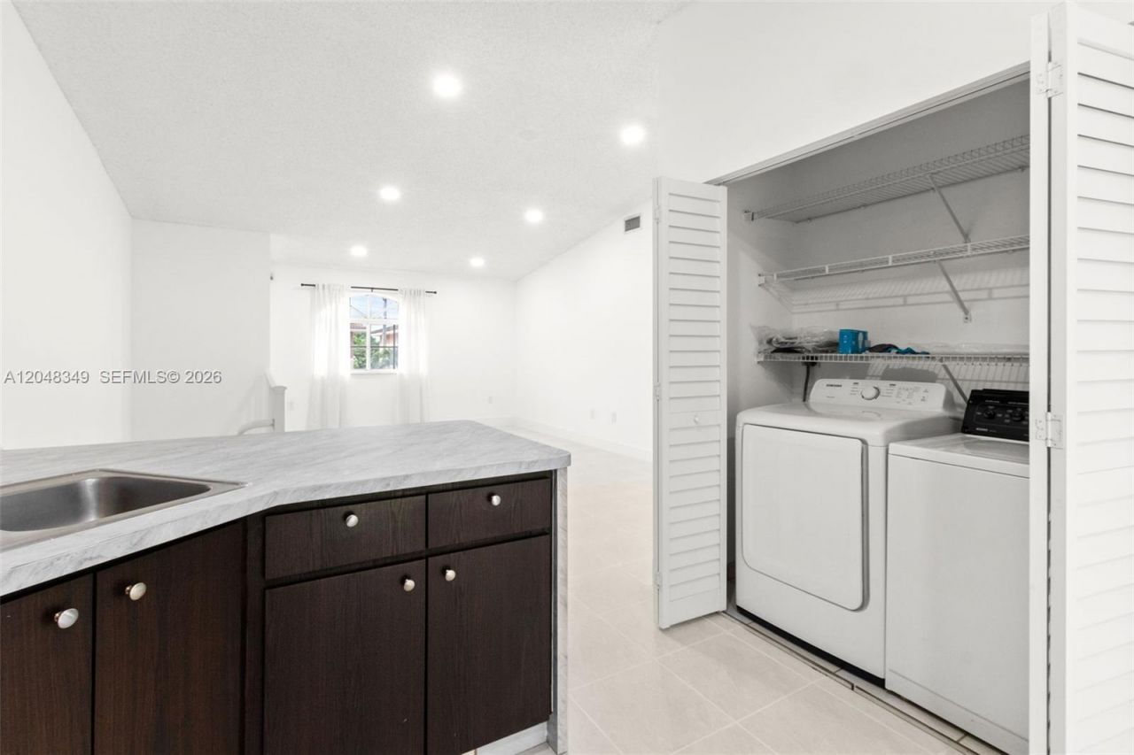 6823 W 36th Ave, Unit 201, Hialeah, FL 33018 Photo