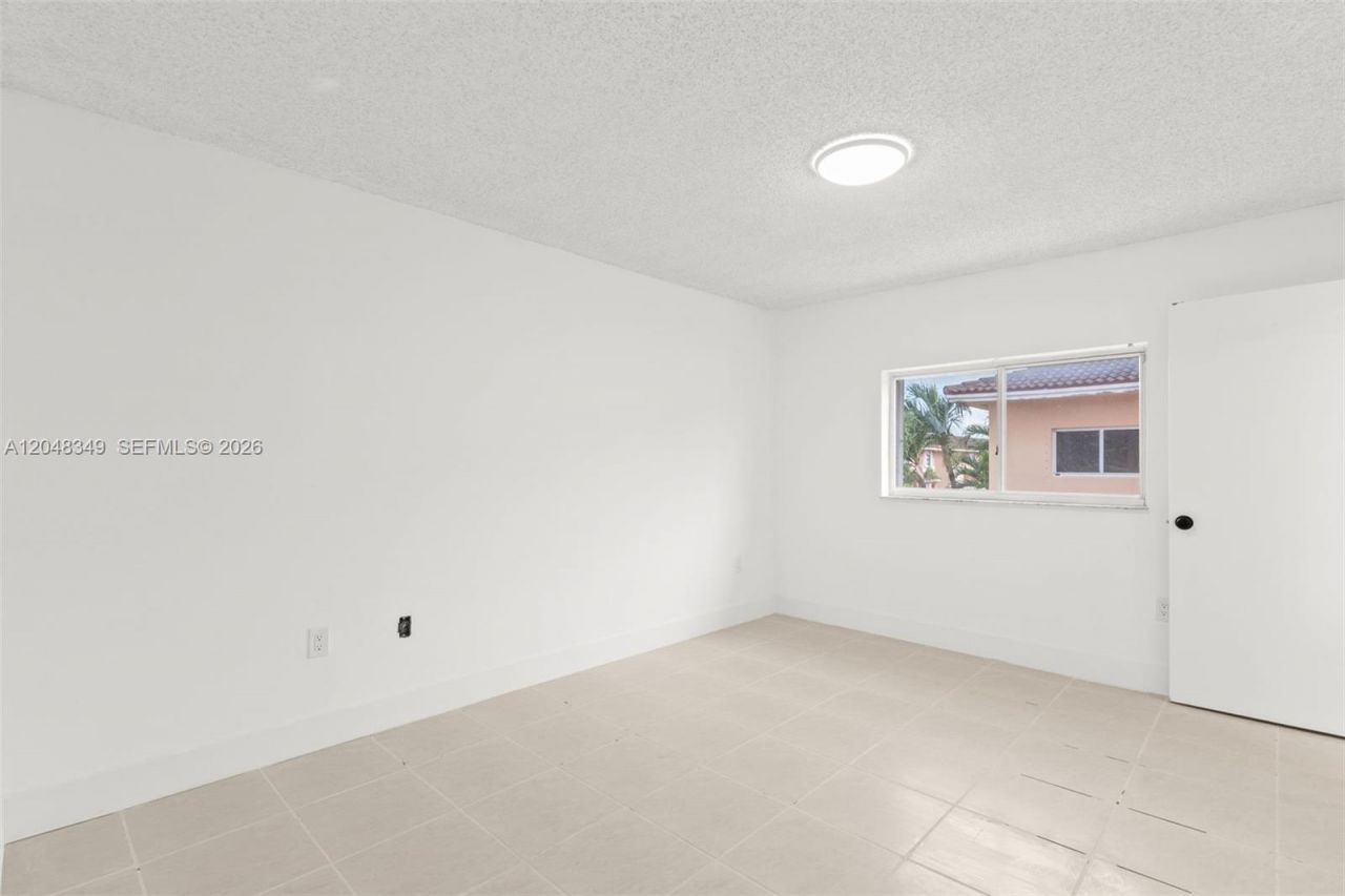 6823 W 36th Ave, Unit 201, Hialeah, FL 33018 Photo