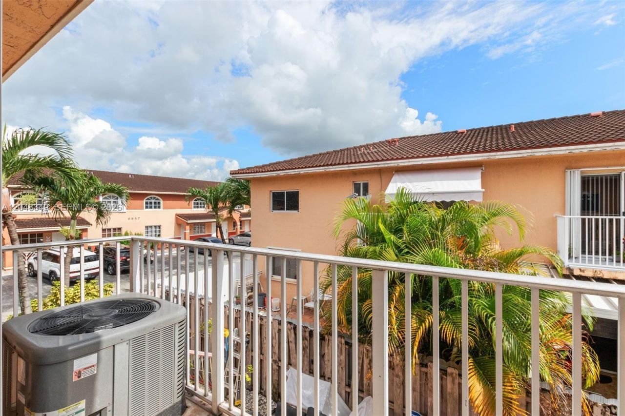 6823 W 36th Ave, Unit 201, Hialeah, FL 33018 Photo
