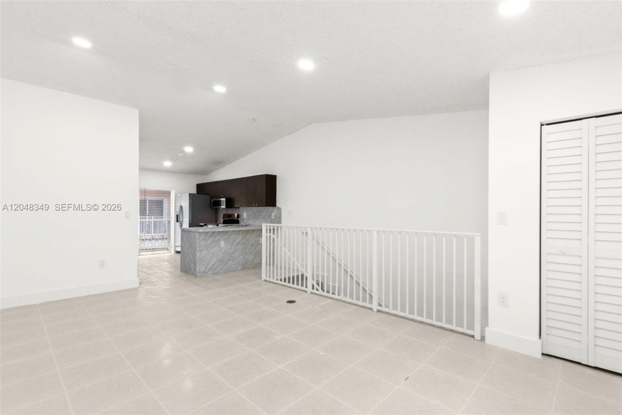 6823 W 36th Ave, Unit 201, Hialeah, FL 33018 Photo