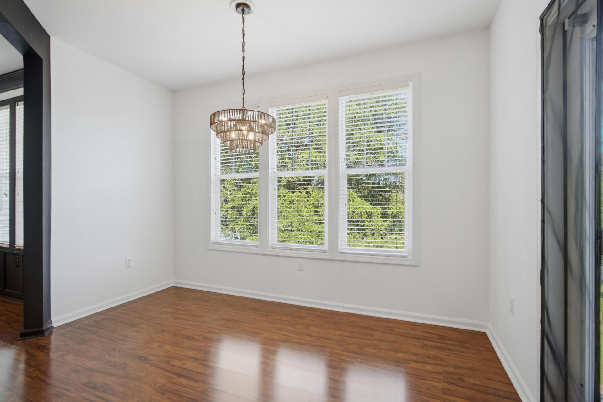 1931 Chatelain Way Photo 22