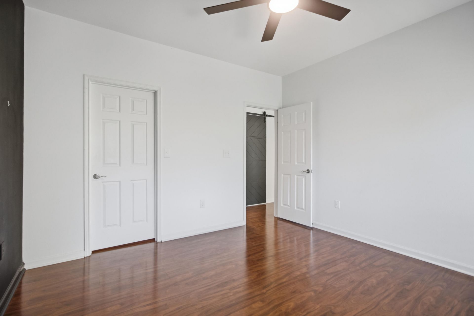 1931 Chatelain Way Photo 31