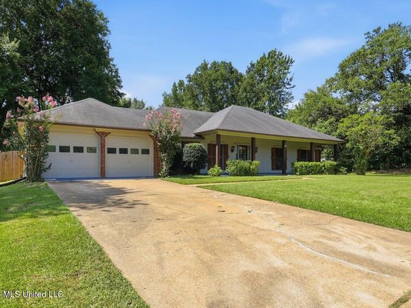 153 Oak Ridge Circle, Madison, MS 39110