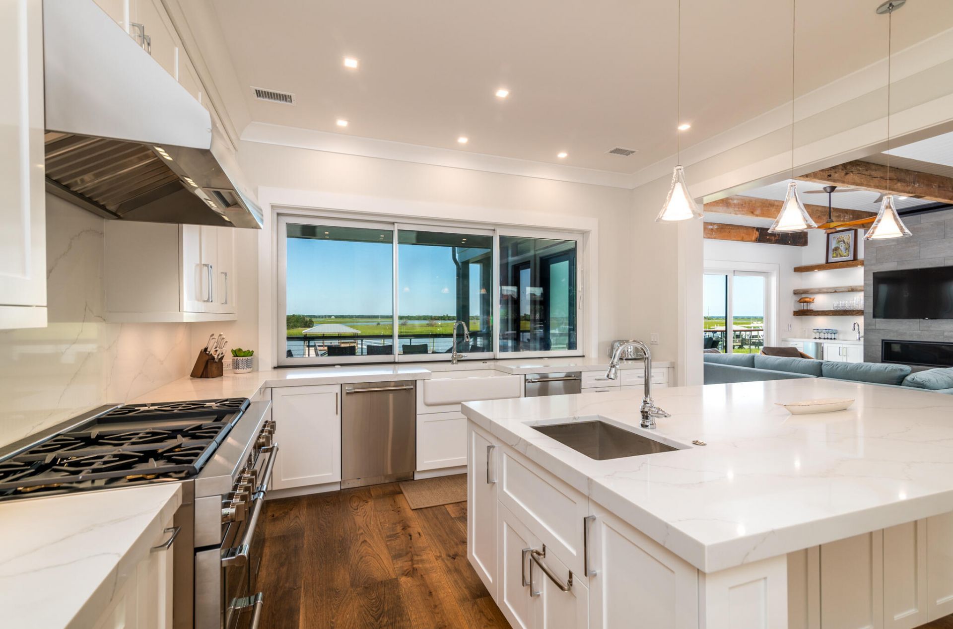 305 Palm Boulevard Photo 21