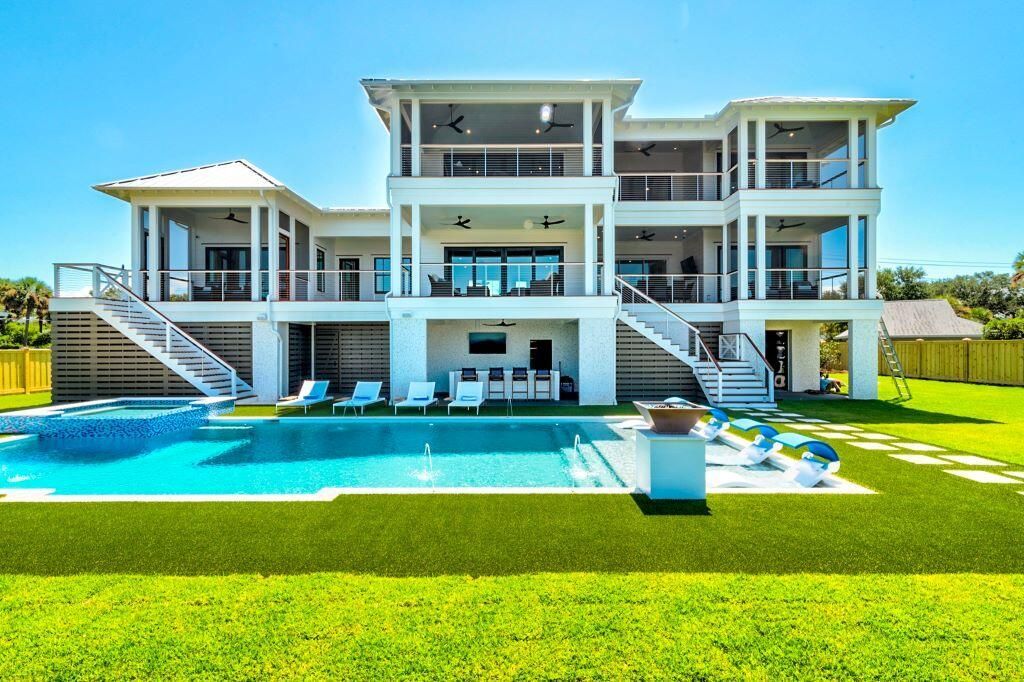 305 Palm Boulevard Photo 4