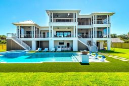 305 Palm Boulevard photo 4