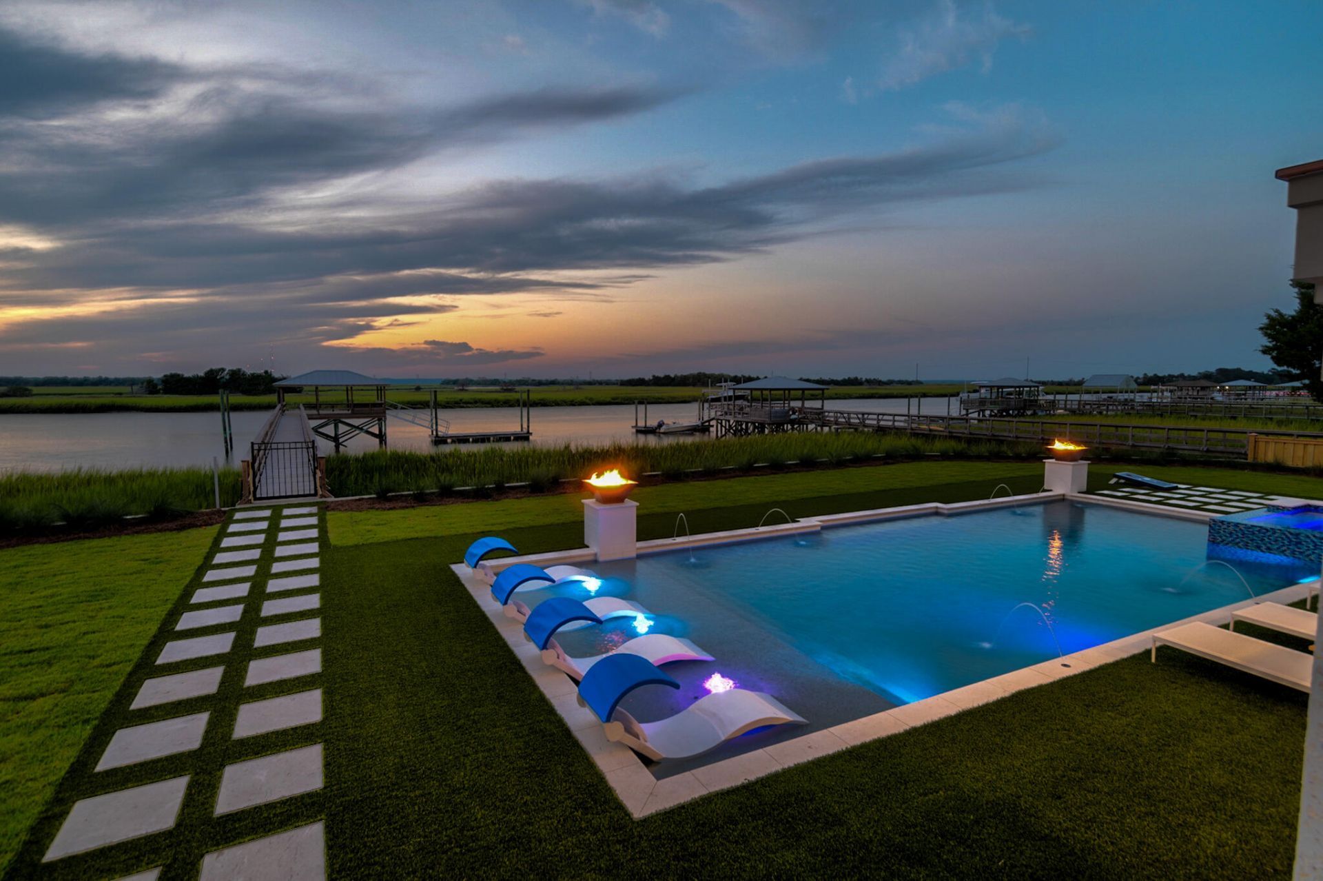 305 Palm Boulevard Photo 79