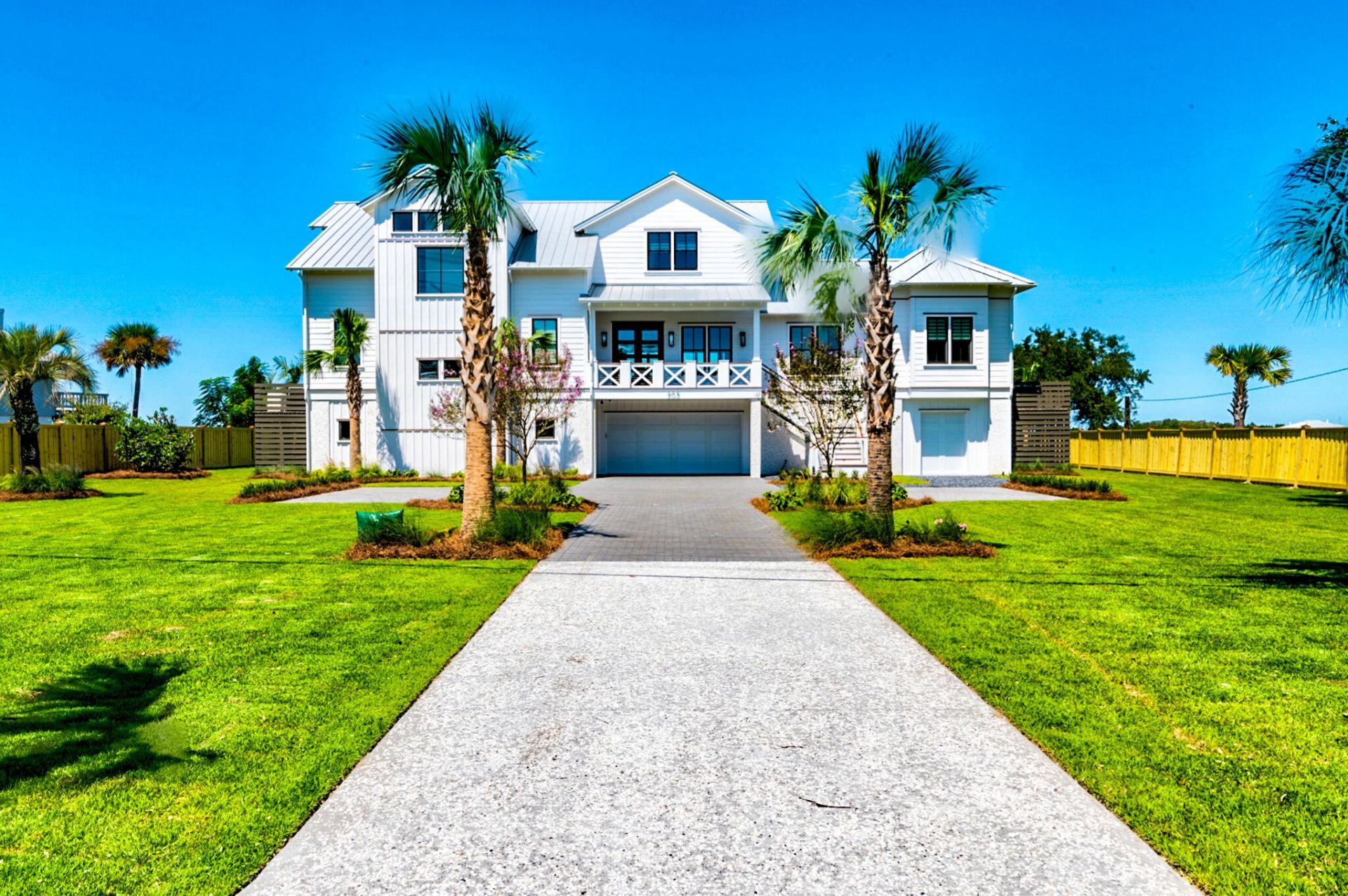 305 Palm Boulevard Photo 8