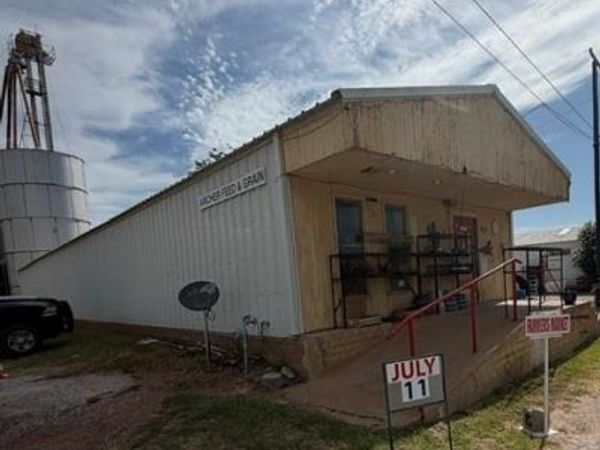 311 E Main Street , Archer City, TX 76351