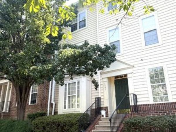 1581 LEEDS CASTLE DRIVE, Unit 101, VIENNA, VA 22182