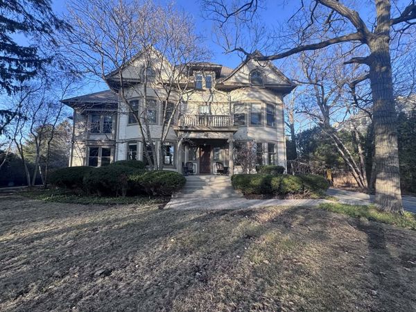 1499 Sheridan Road , Highland Park, IL 60035