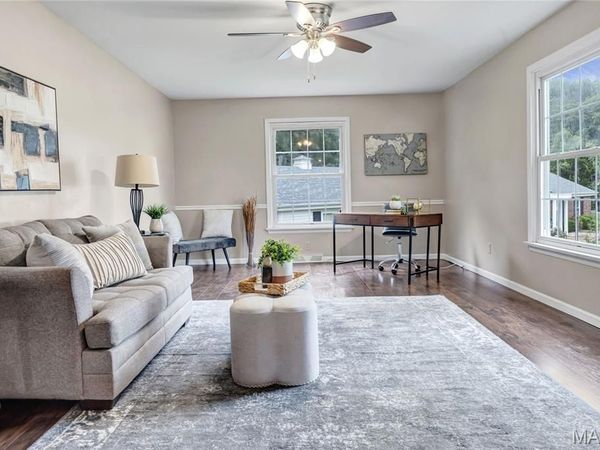 166 Southdown Drive, Chesterfield, MO 63017