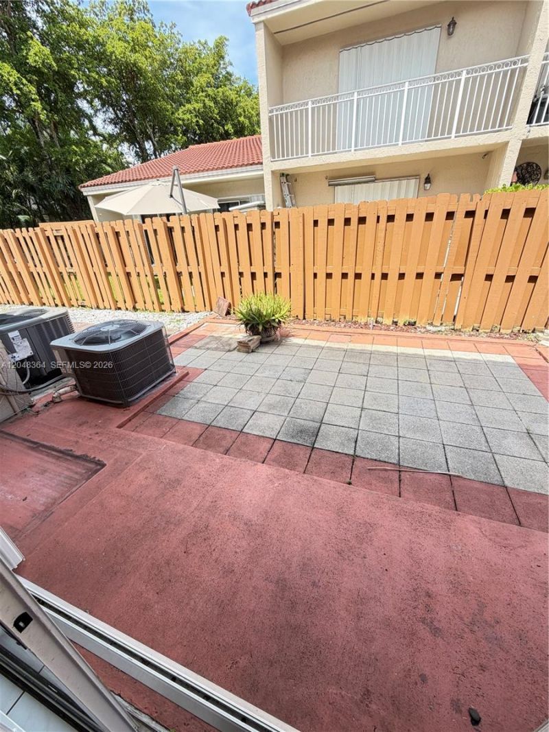 6926 NW 166th Ter, Unit 1302, Miami Lakes, FL 33014 Photo