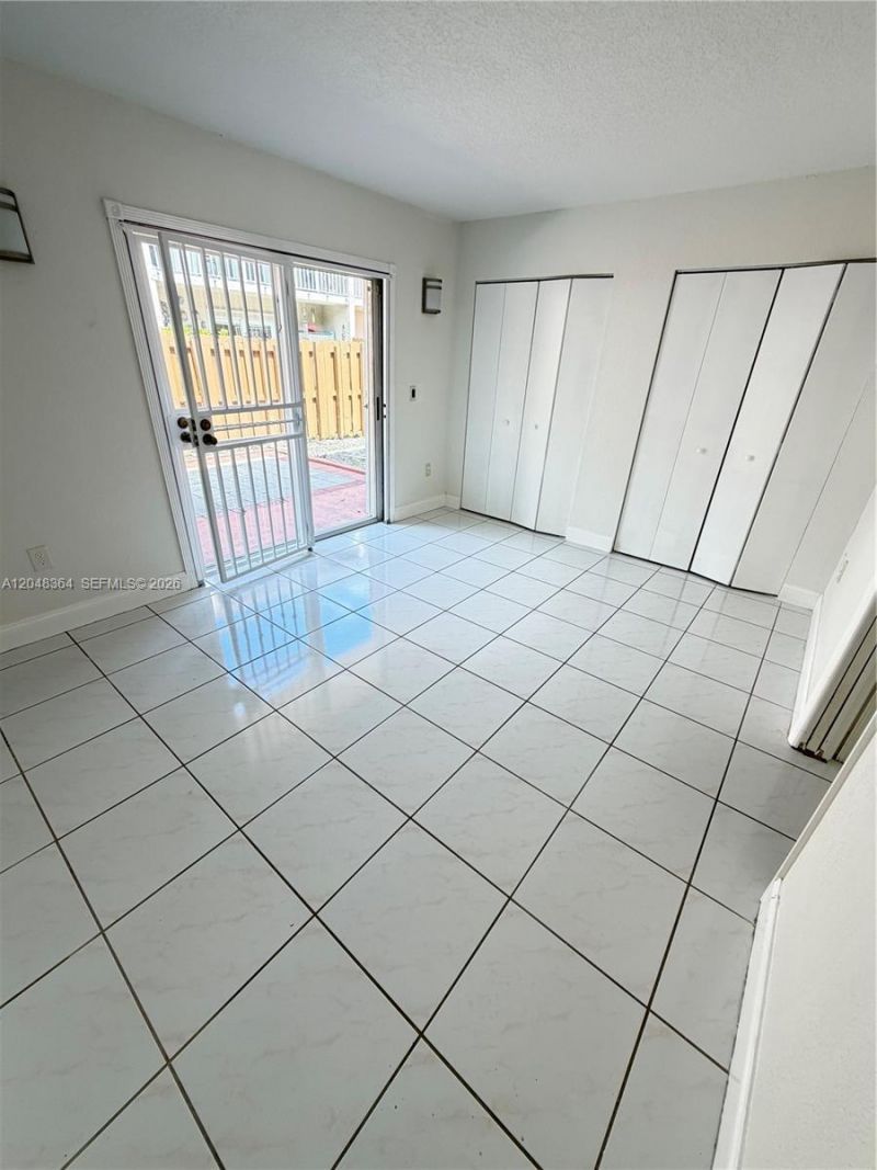 6926 NW 166th Ter, Unit 1302, Miami Lakes, FL 33014 Photo
