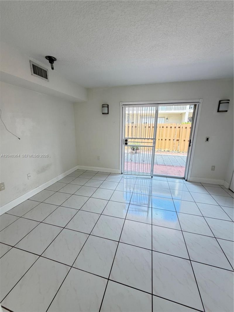 6926 NW 166th Ter, Unit 1302, Miami Lakes, FL 33014 Photo