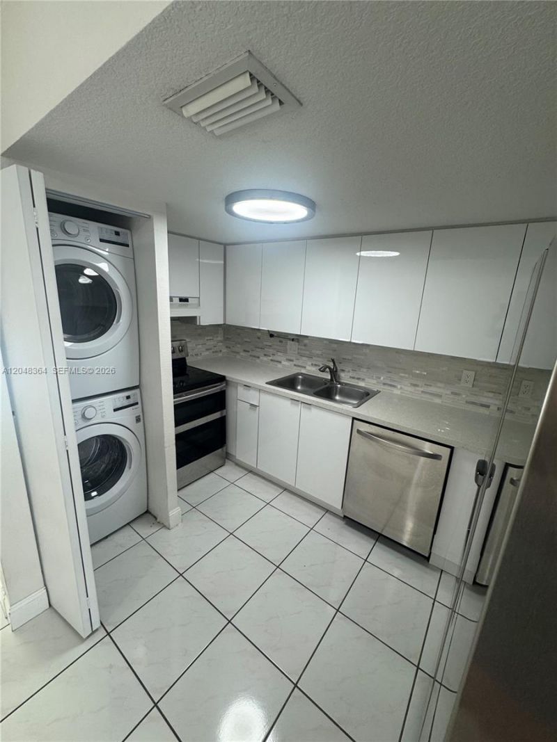 6926 NW 166th Ter, Unit 1302, Miami Lakes, FL 33014 Photo