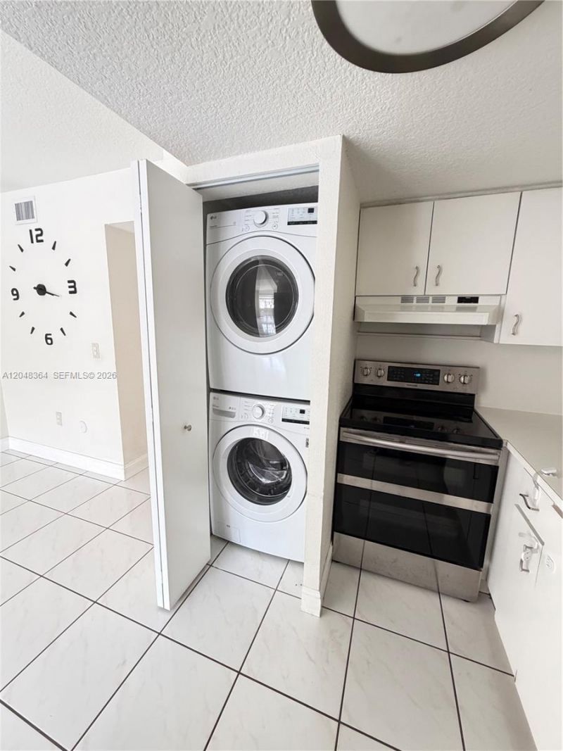 6926 NW 166th Ter , Unit 1302, Miami Lakes, FL 33014 Photo