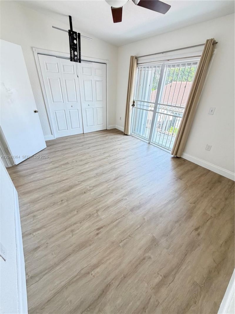 6926 NW 166th Ter, Unit 1302, Miami Lakes, FL 33014 Photo