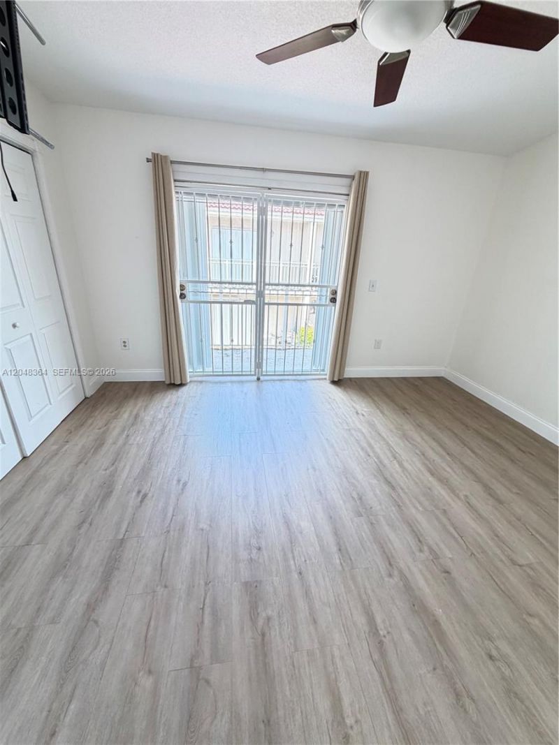 6926 NW 166th Ter, Unit 1302, Miami Lakes, FL 33014 Photo