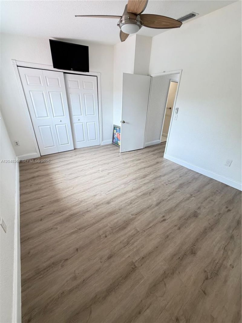 6926 NW 166th Ter, Unit 1302, Miami Lakes, FL 33014 Photo