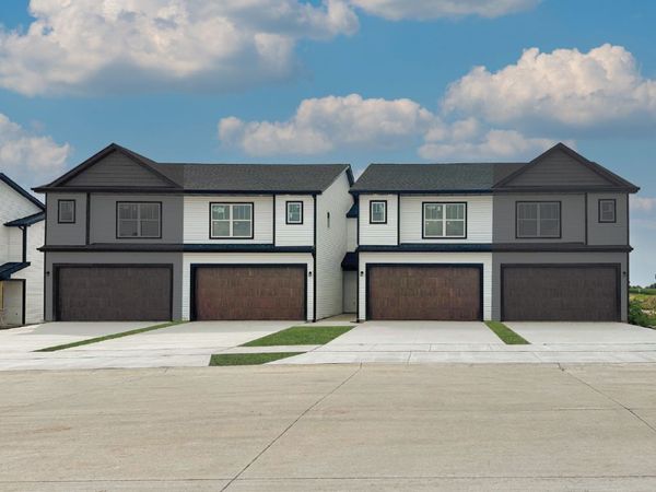 5260 Polster Place , Bettendorf, IA 52722