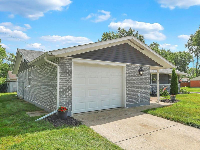 3715 Lima Drive, Westerville, OH 43081 Photo 9