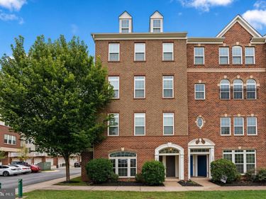 13752 EARHART CIRCLE, HERNDON, VA 20171