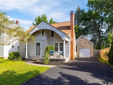 910 Whitlock Road, Rochester, NY 14609