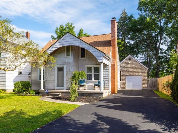 910 Whitlock Road, Rochester, NY 14609