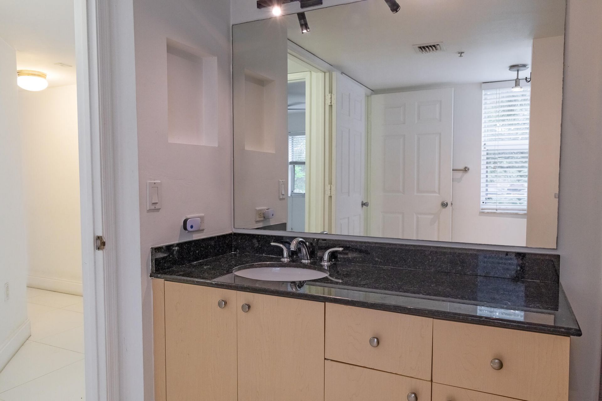 2451 E Centergate Drive, Unit 208, Miramar, FL 33025 Photo