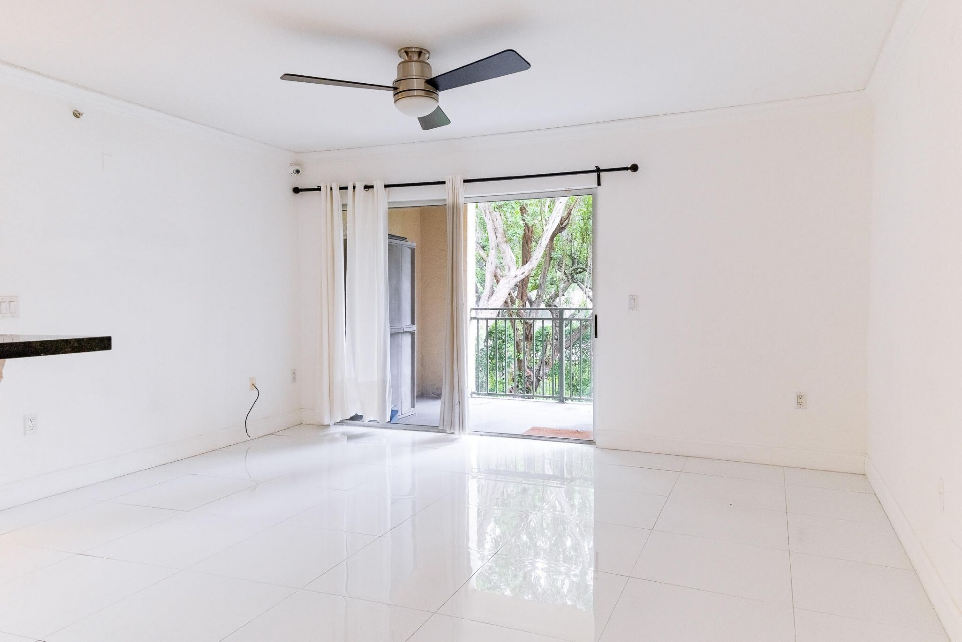 2451 E Centergate Drive, Unit 208, Miramar, FL 33025 Photo