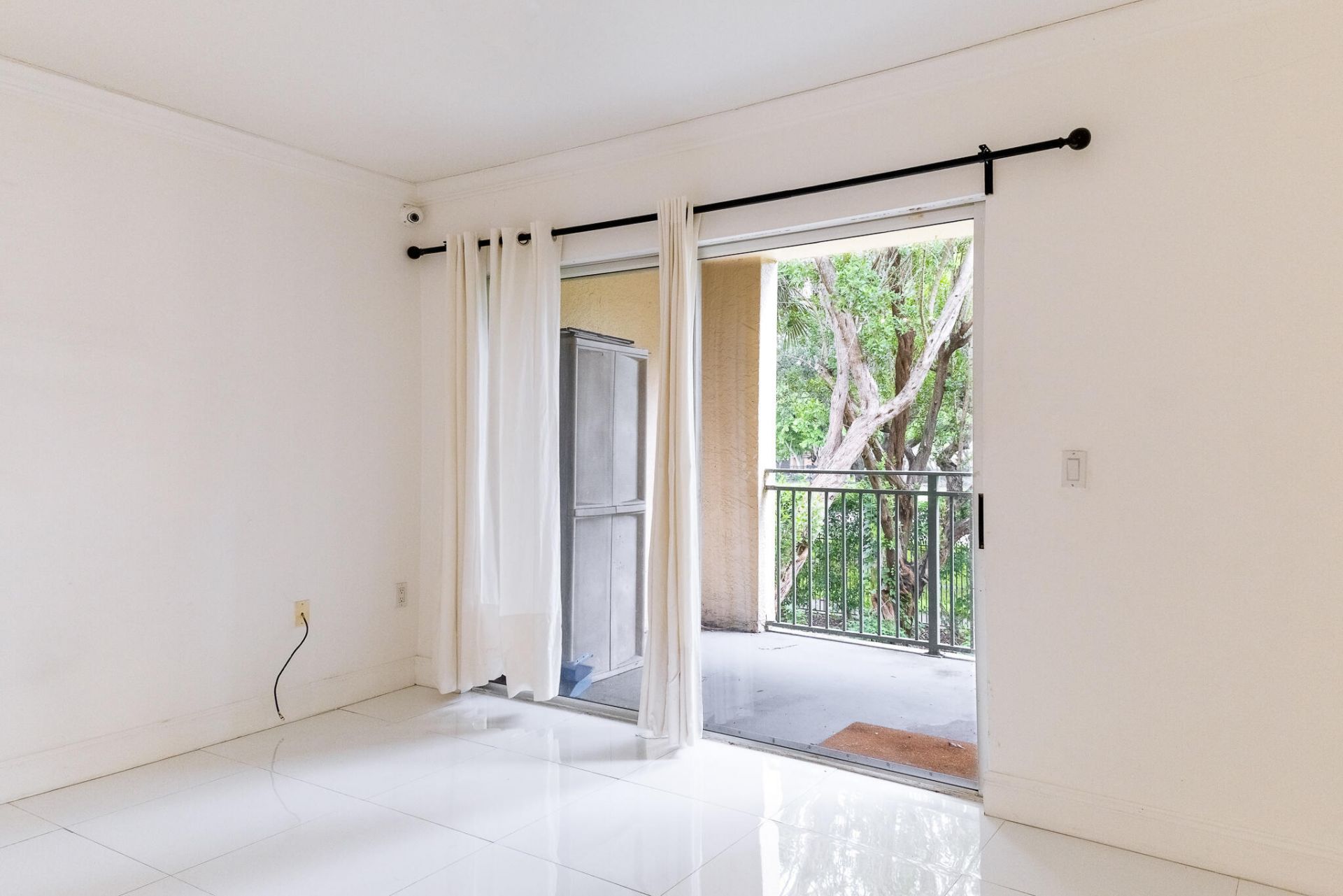 2451 E Centergate Drive, Unit 208, Miramar, FL 33025 Photo