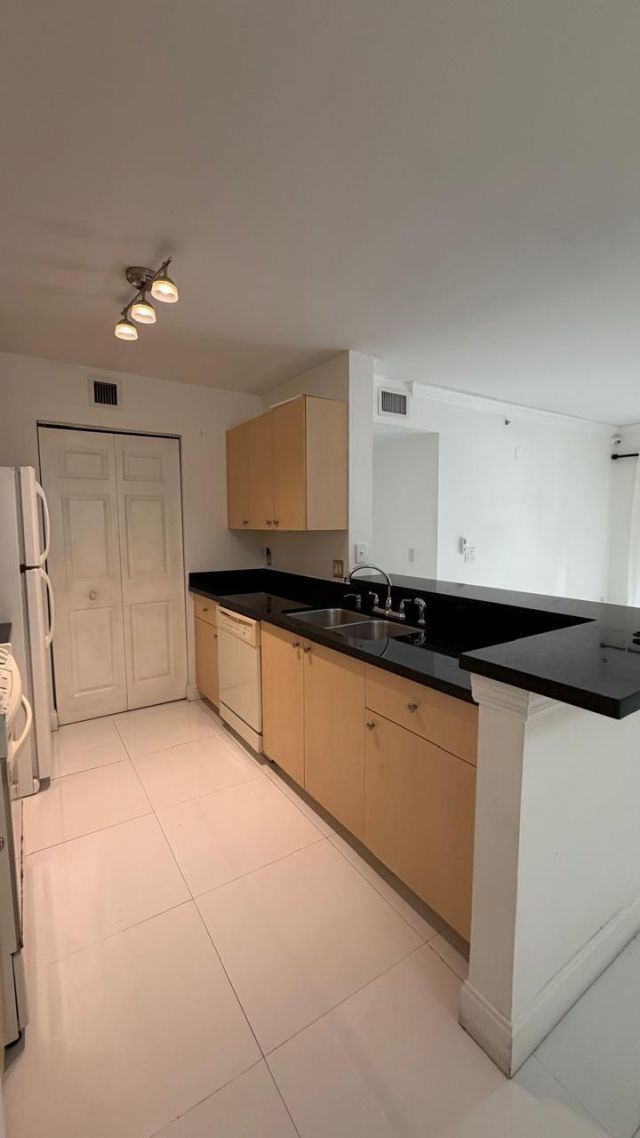 2451 E Centergate Drive, Unit 208, Miramar, FL 33025 Photo
