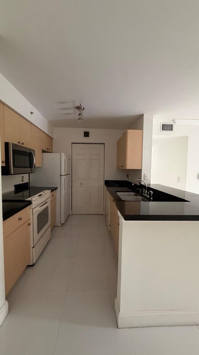 2451 E Centergate Drive, Unit 208, Miramar, FL 33025 Photo