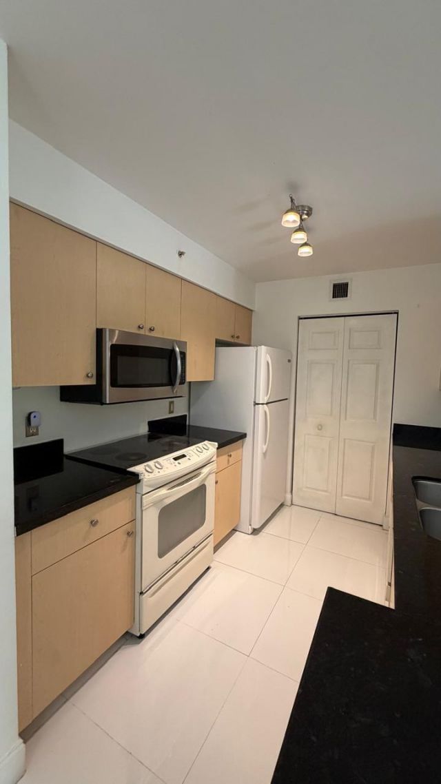 2451 E Centergate Drive, Unit 208, Miramar, FL 33025 Photo