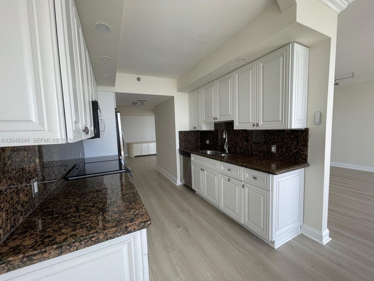 20281 E Country Club Dr, Unit 2104, Aventura, FL 33180 Photo