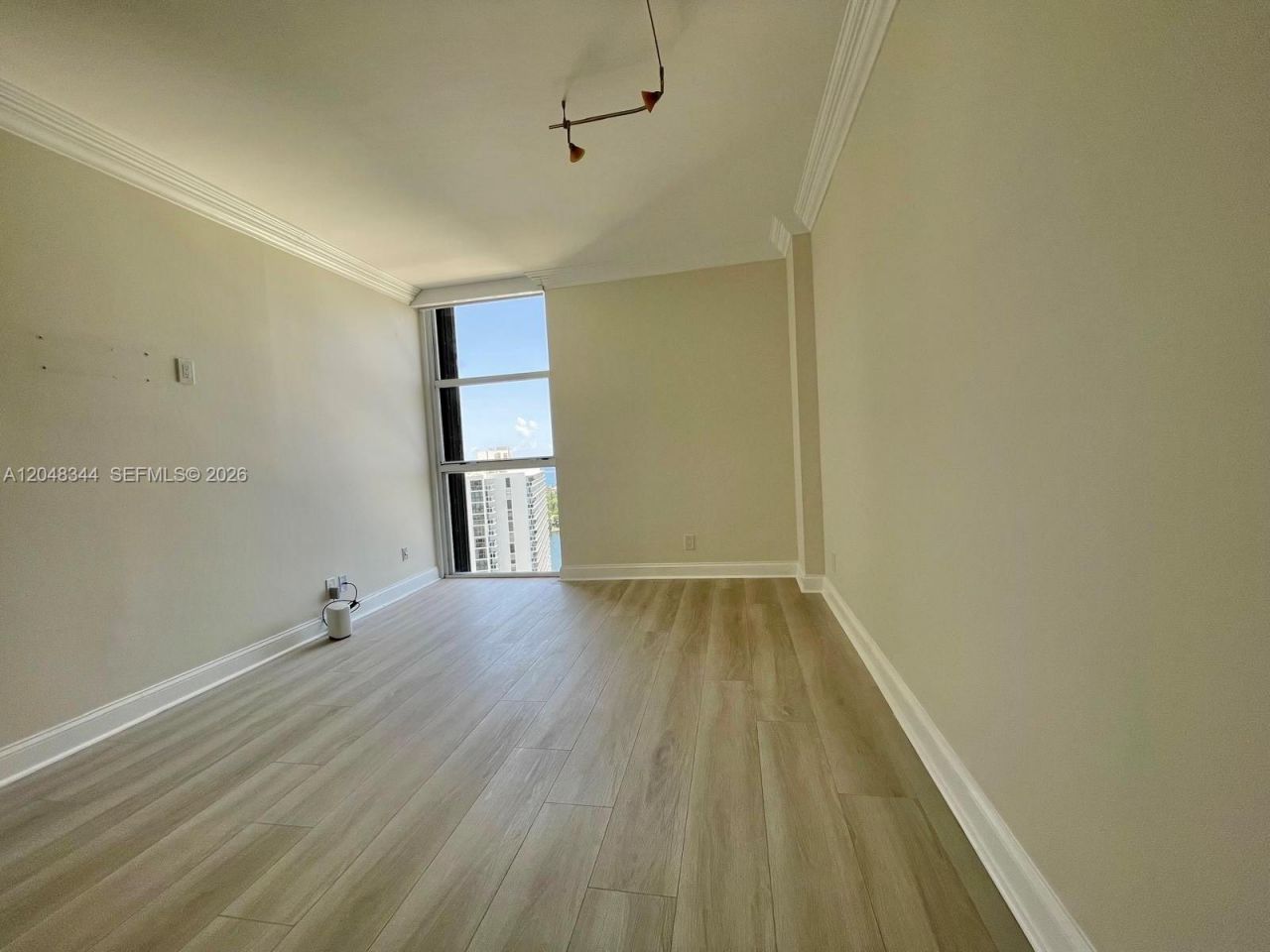 20281 E Country Club Dr, Unit 2104, Aventura, FL 33180 Photo