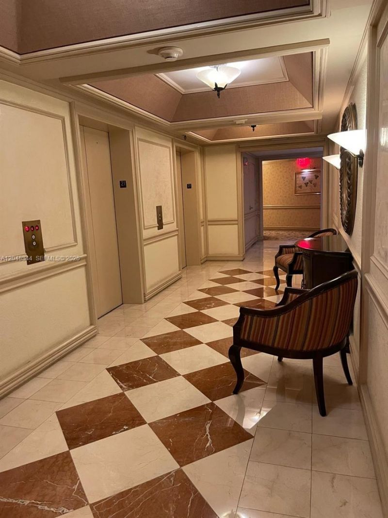 20281 E Country Club Dr, Unit 2104, Aventura, FL 33180 Photo