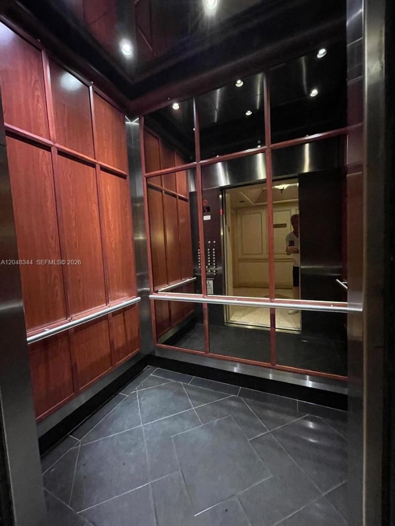 20281 E Country Club Dr, Unit 2104, Aventura, FL 33180 Photo