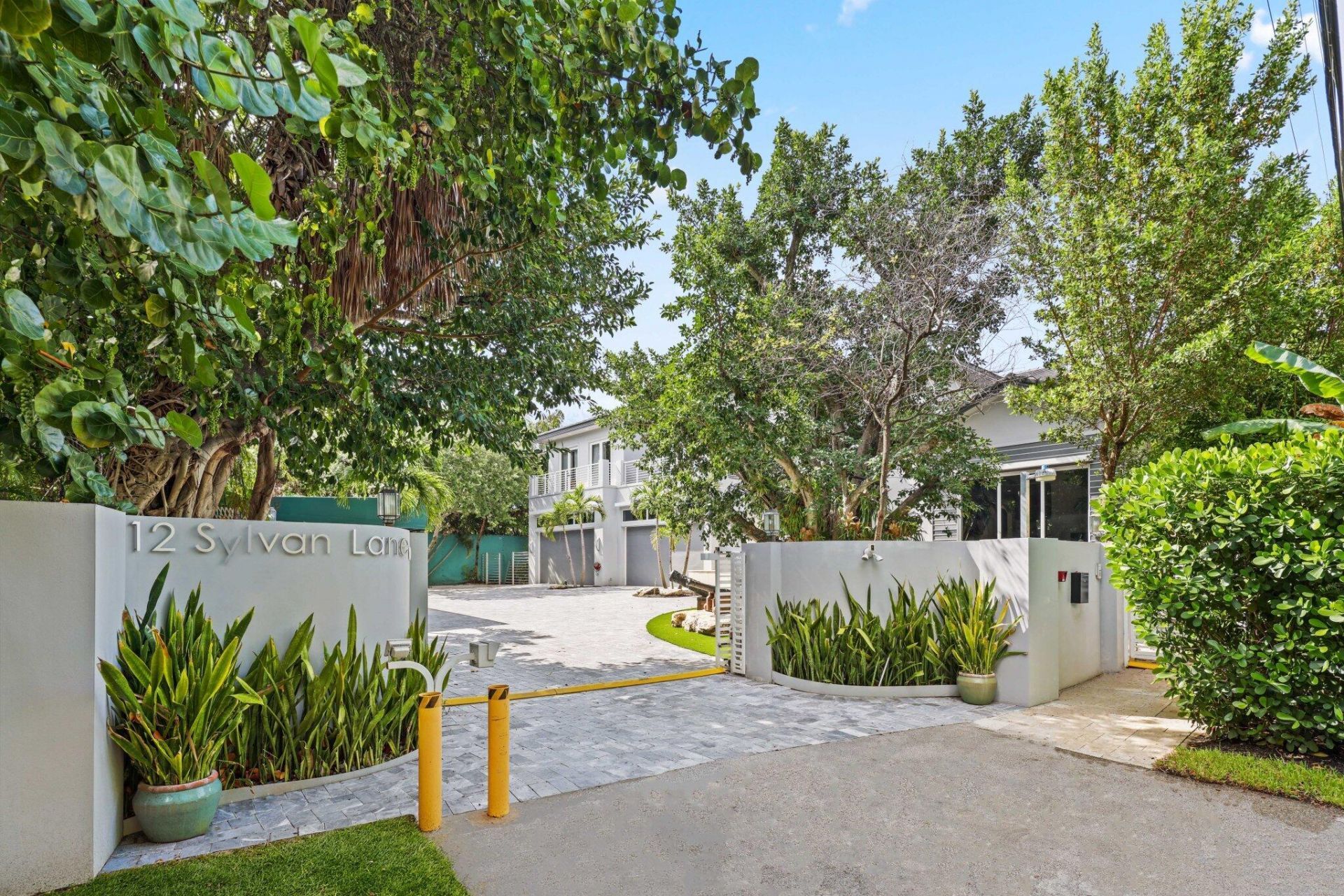 1313 Seabreeze Boulevard, Fort Lauderdale, FL 33316 Photo