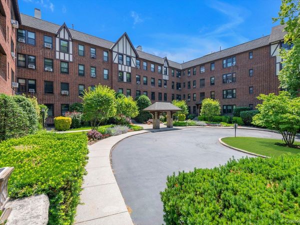 240 Bronxville Road , Unit C1, Bronxville, NY 10708