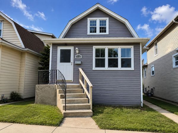 5630 W Cornelia Avenue , Chicago, IL 60634