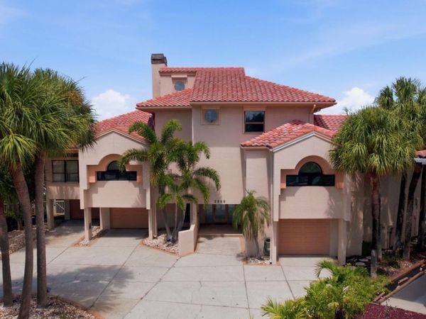 2869 SEABREEZE DRIVE S, GULFPORT, FL 33707